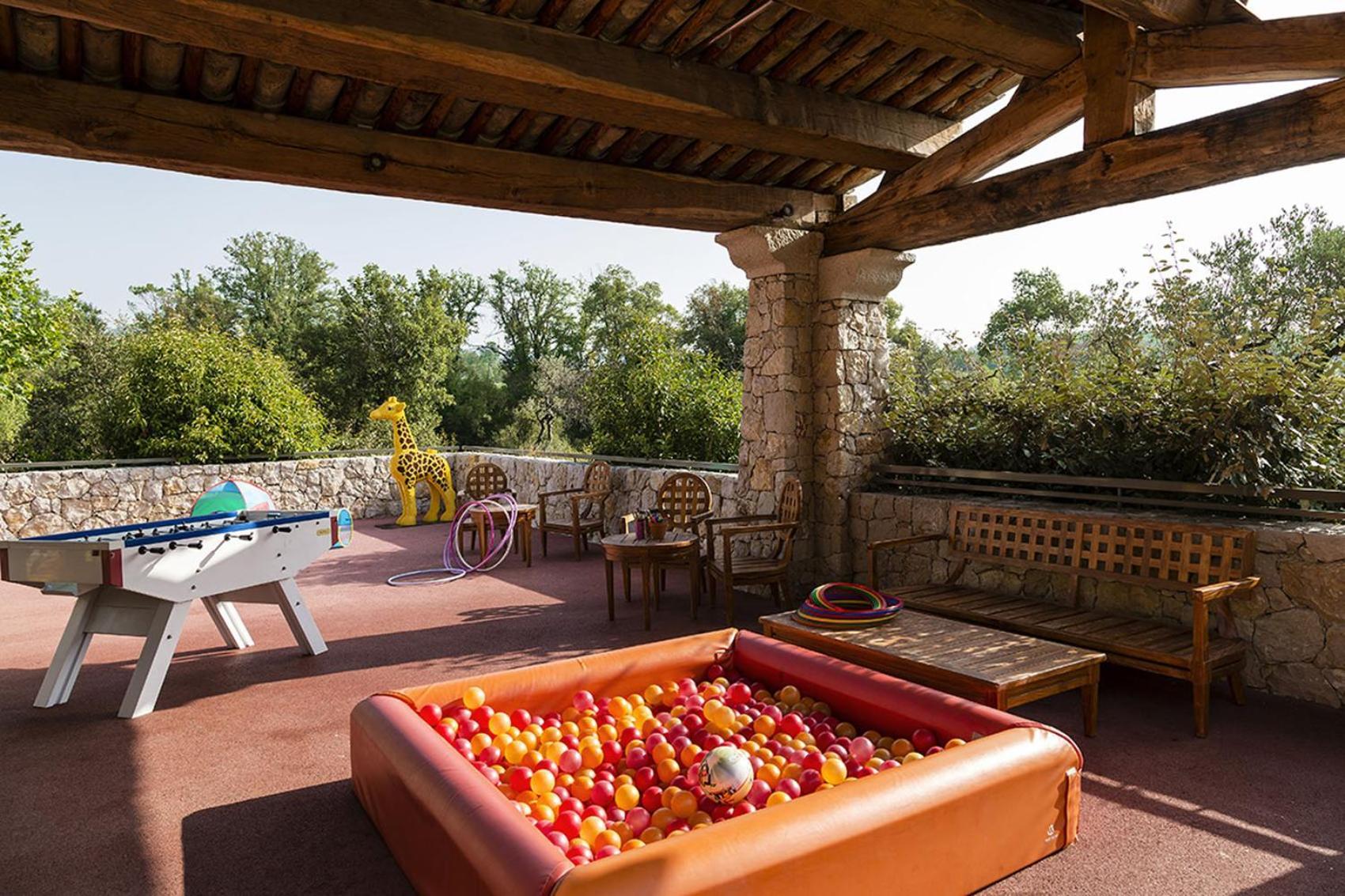 Terre Blanche Hotel Spa Golf Resort Tourrettes Exterior foto